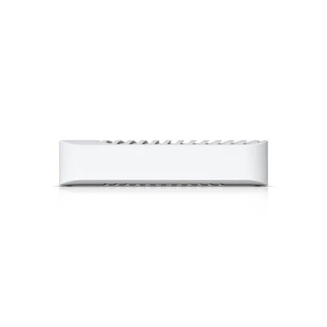 مفتاح UniFi Professional 8 PoE 8-port L3 مع PoE+ وPoE++