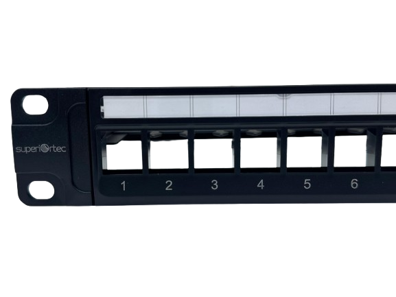 لوحة توصيل Superiortec Cat6 24 منفذ غير محملة